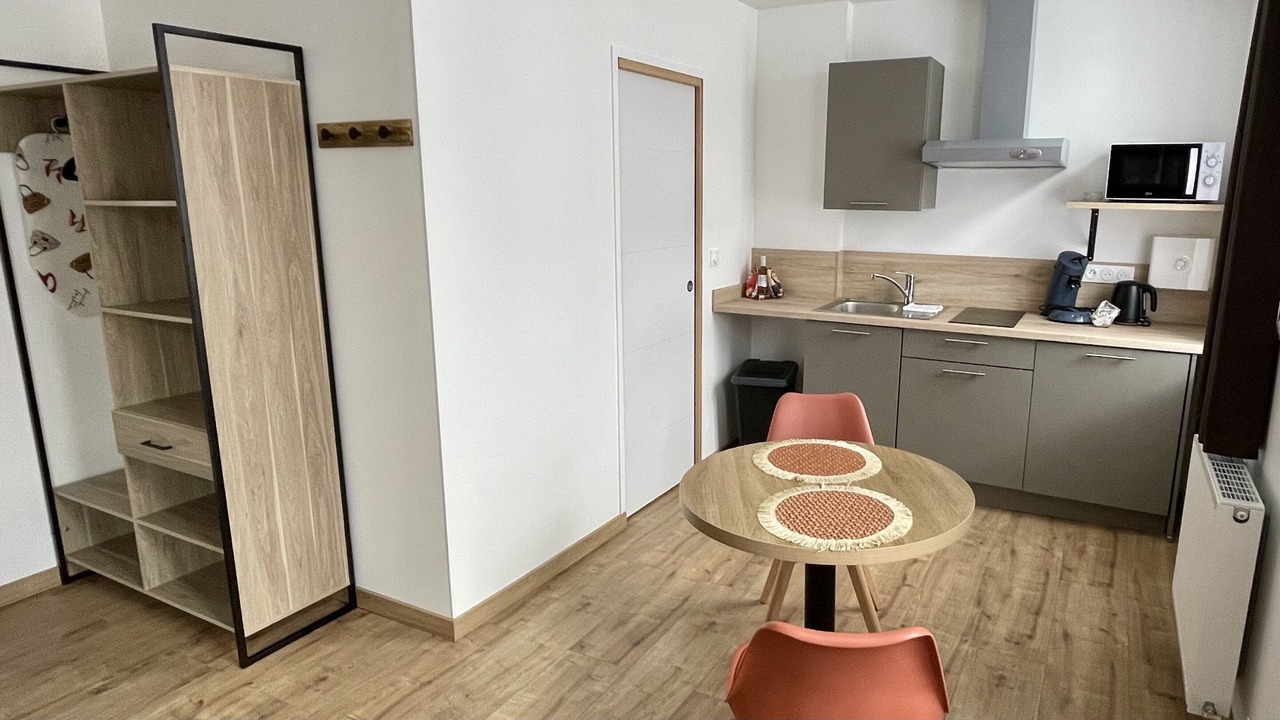 Photo of Kitchen in Lens