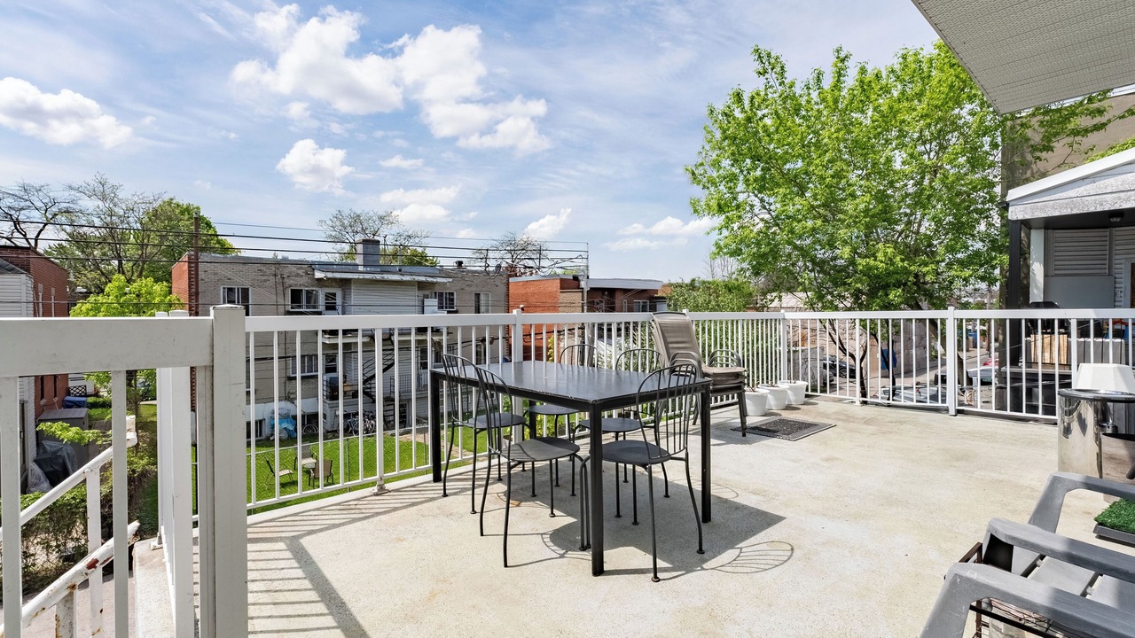 Photo of Outdoor in Youville