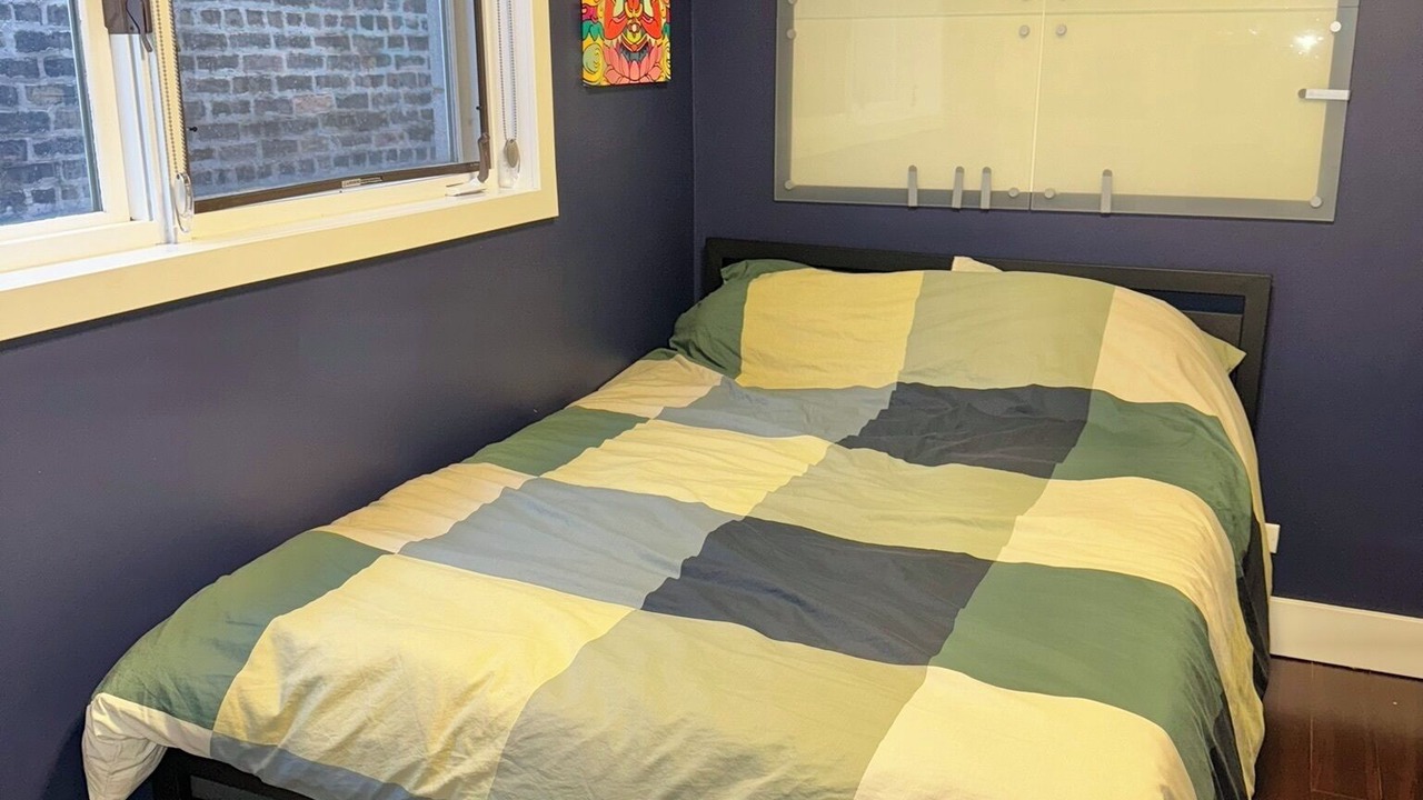 Photo of Bedroom in East Garfield Park