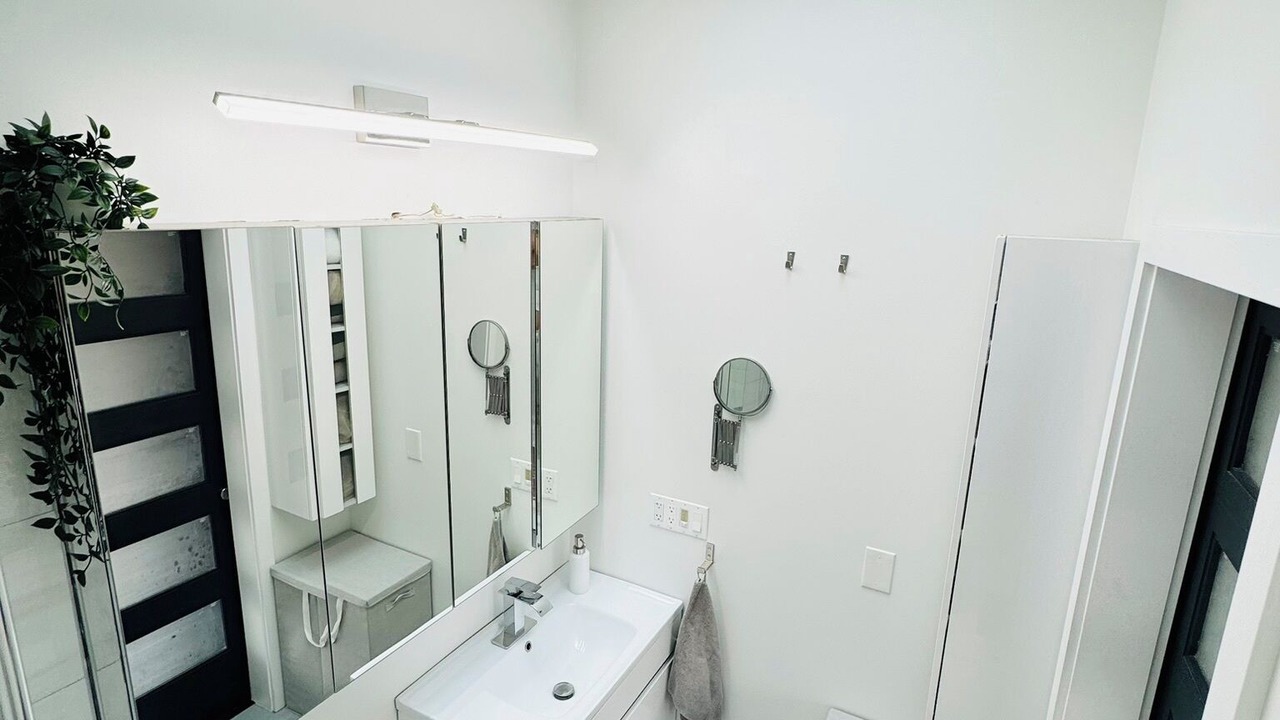 Photo of Bathroom in East Garfield Park