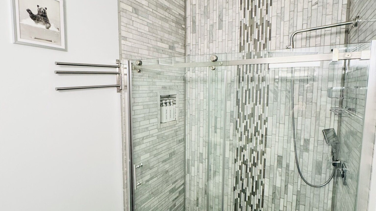 Photo of Bathroom in East Garfield Park