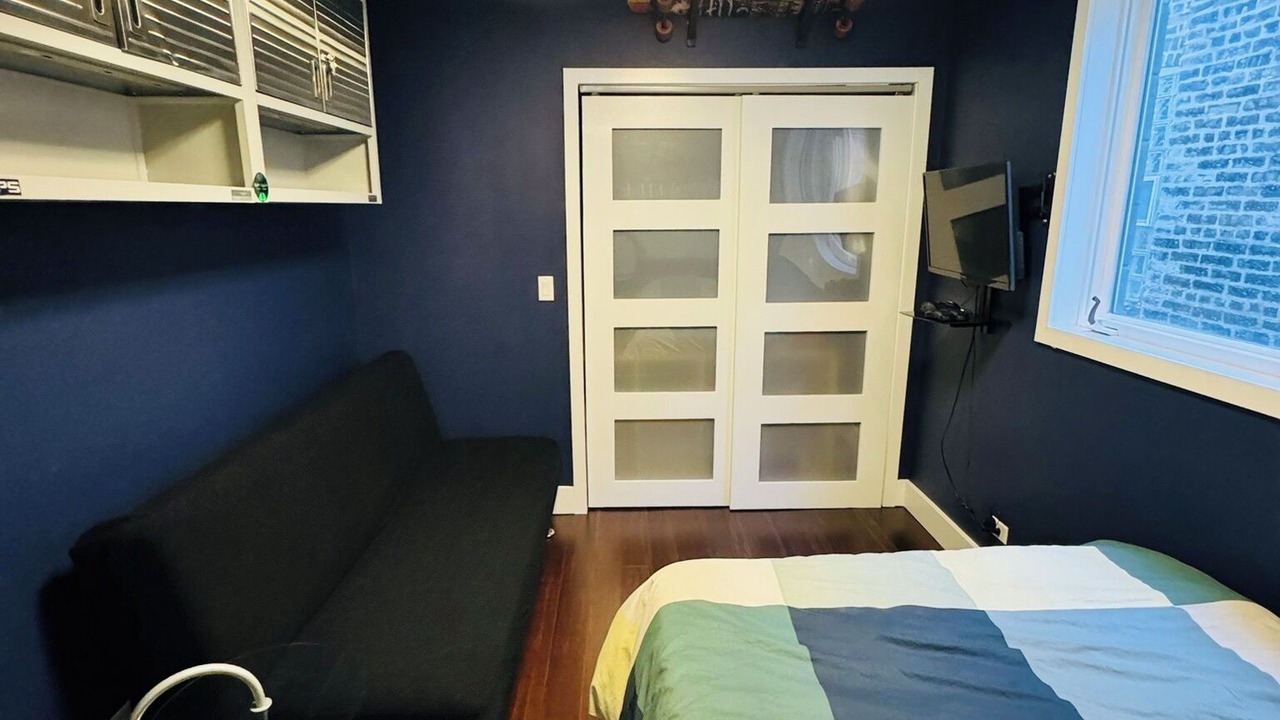Photo of Bedroom in East Garfield Park