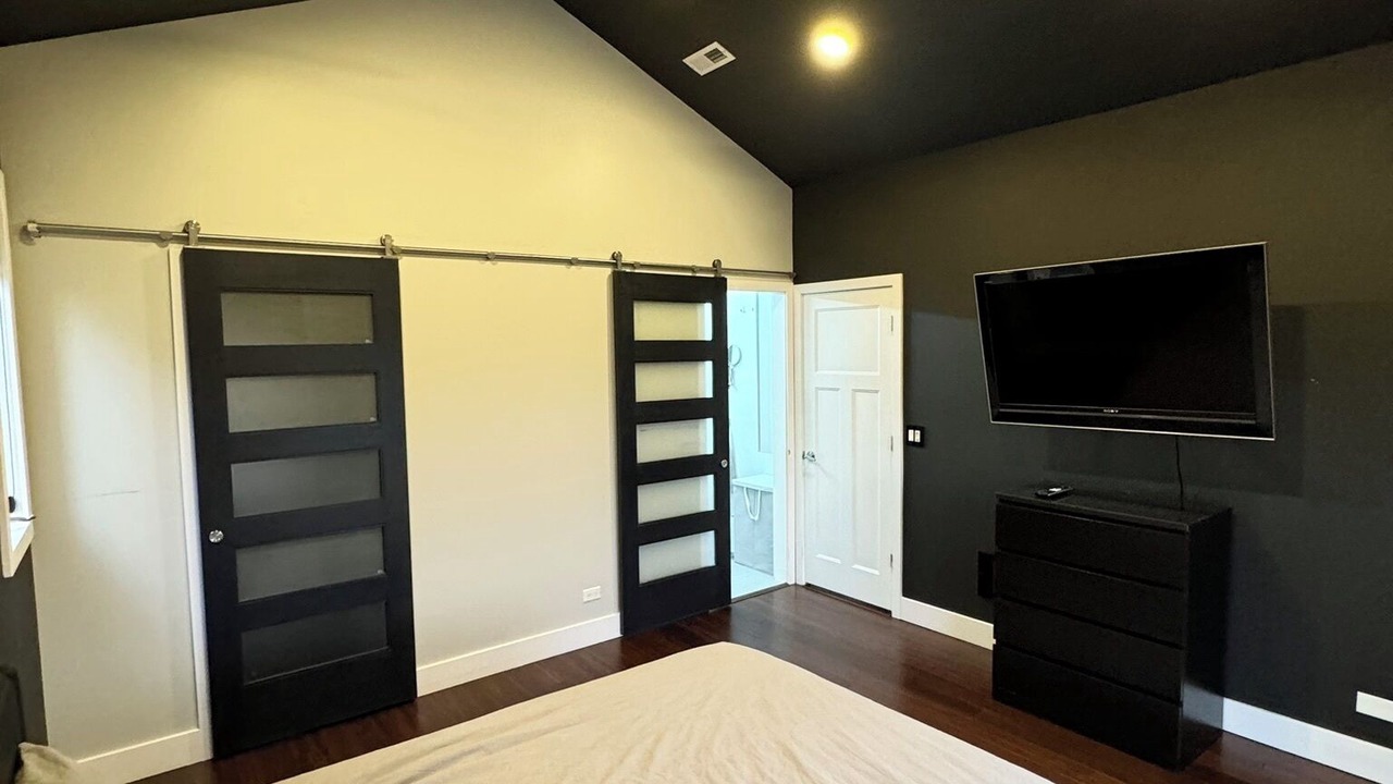 Photo of Bedroom in East Garfield Park