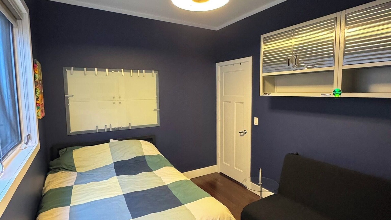 Photo of Bedroom in East Garfield Park