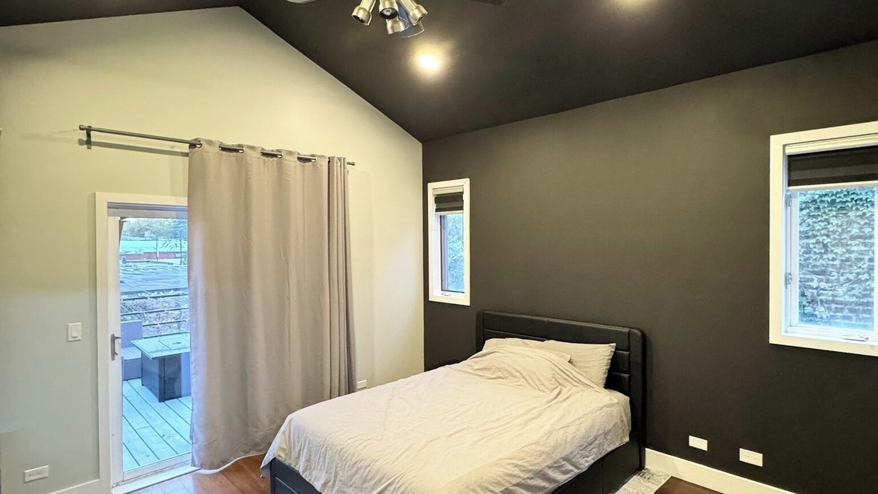 Photo of Bedroom in East Garfield Park