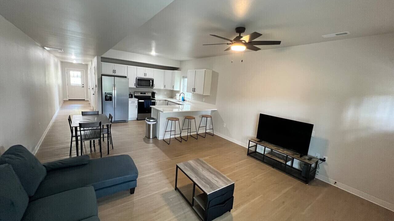 Photo of Livingroom in Iowa City