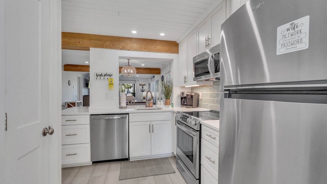 Photo of Kitchen in Oceanmarsh Subdivision