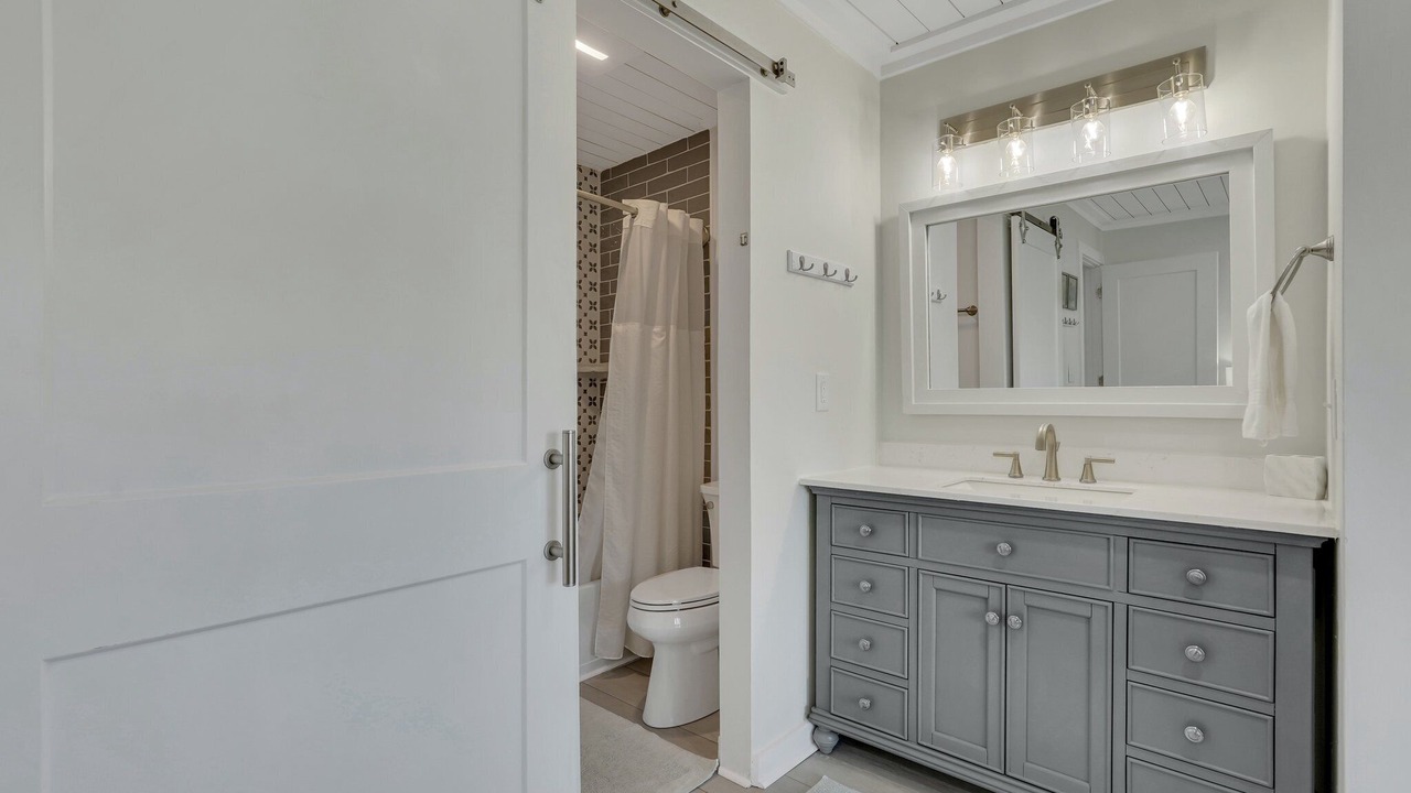 Photo of Bathroom in Oceanmarsh Subdivision