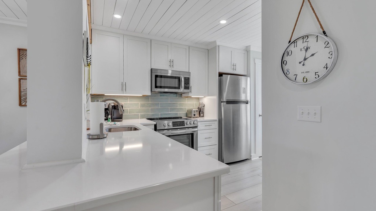 Photo of Kitchen in Oceanmarsh Subdivision