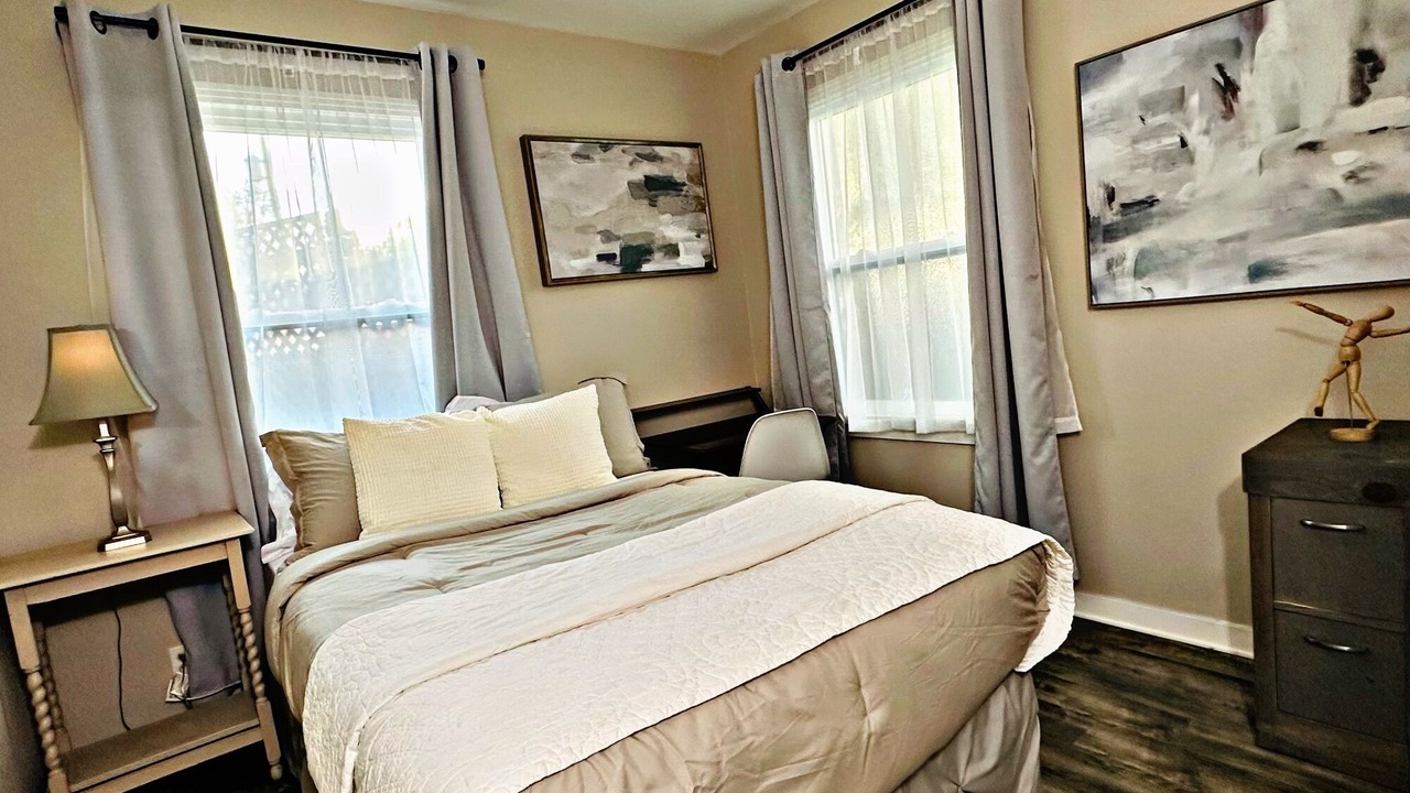 Photo of Bedroom in North Oak Park