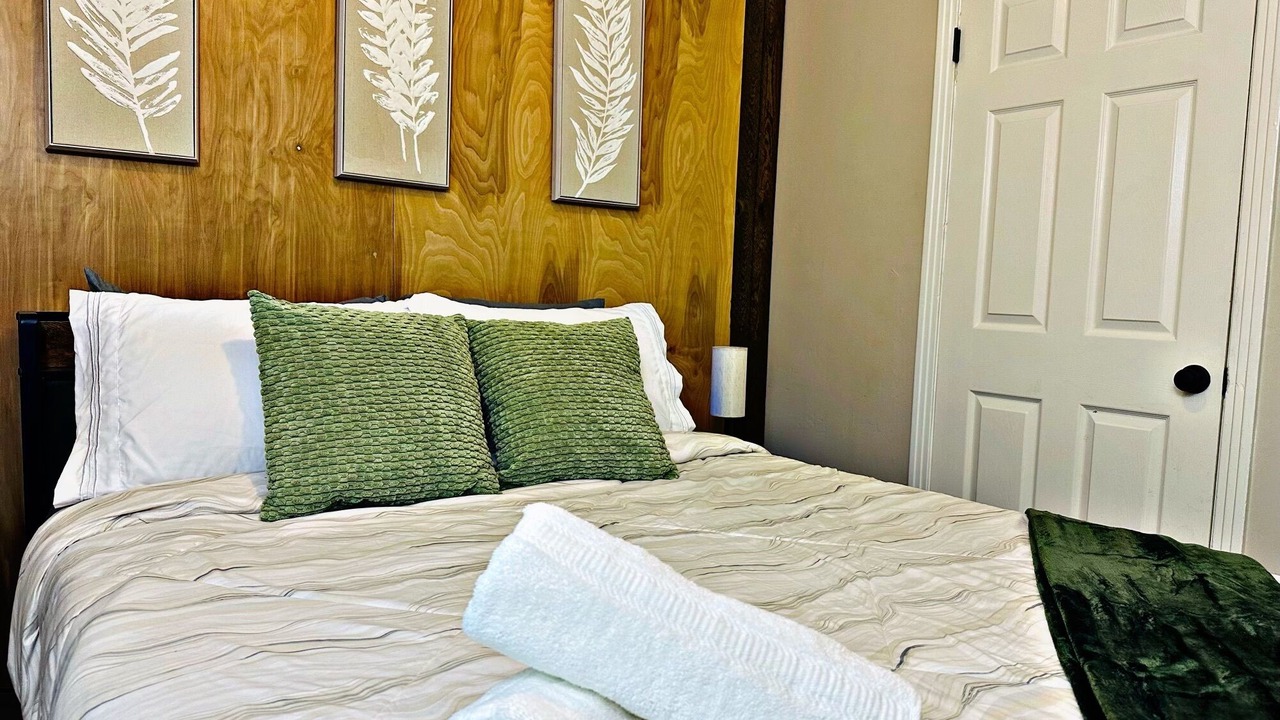 Photo of Bedroom in North Oak Park