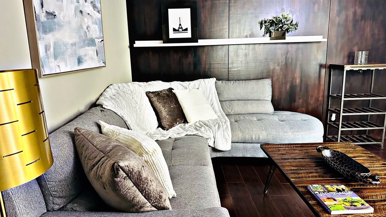 Photo of Livingroom in North Oak Park