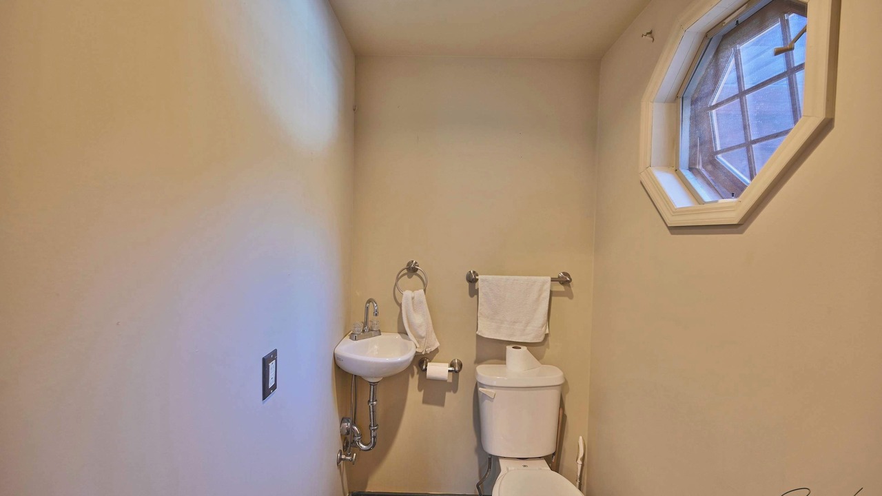 Photo of Bathroom in Canadensis