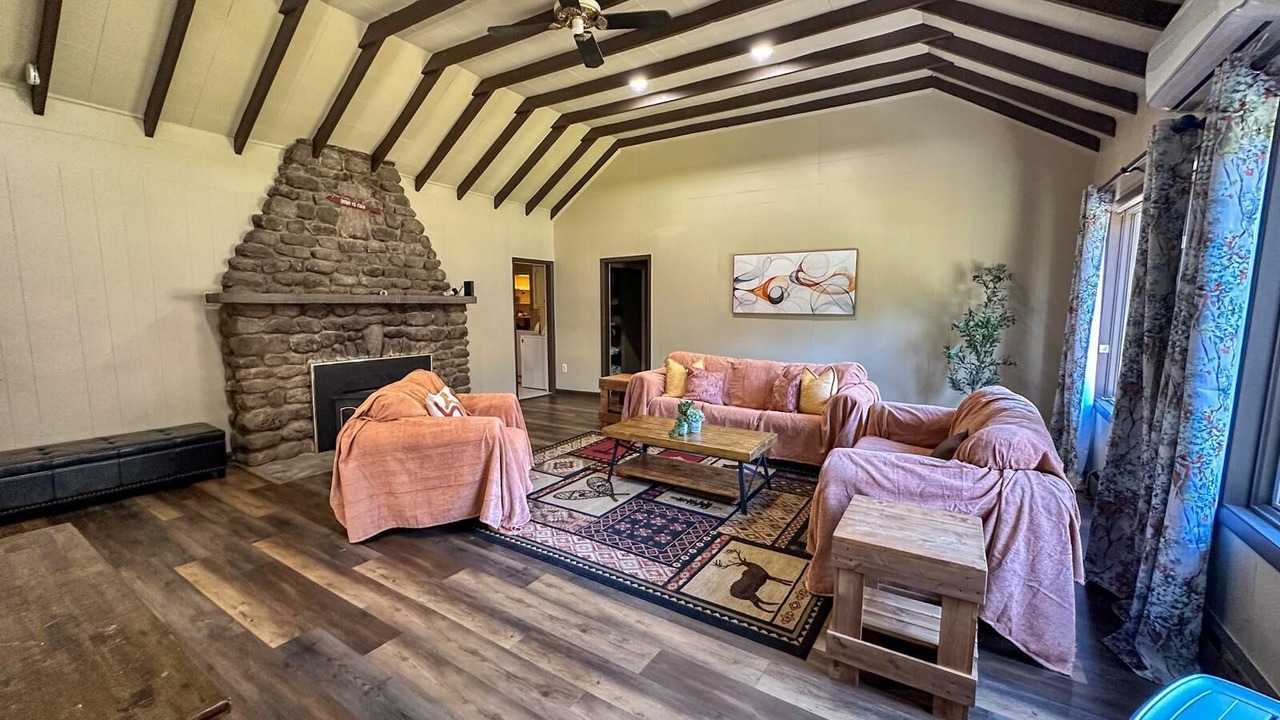 Photo of Livingroom in Canadensis