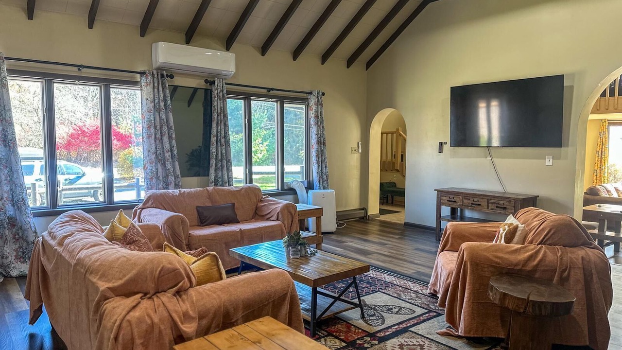 Photo of Livingroom in Canadensis
