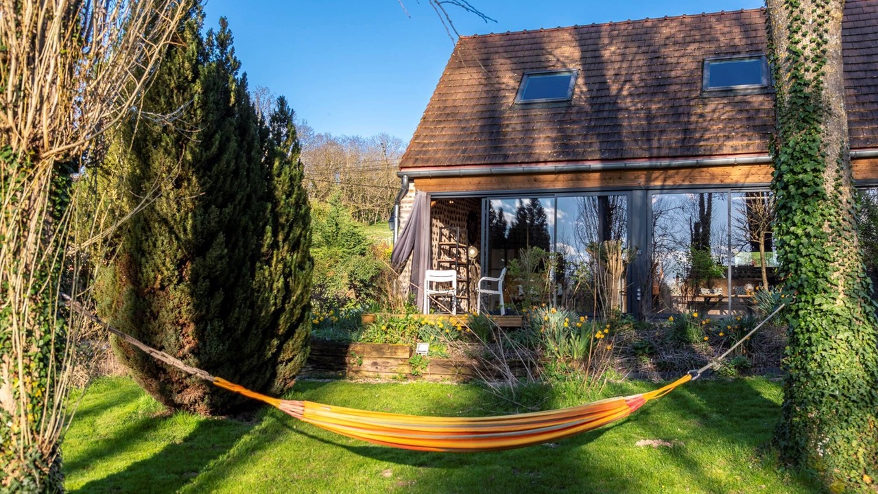 Photo of Others in Lindry