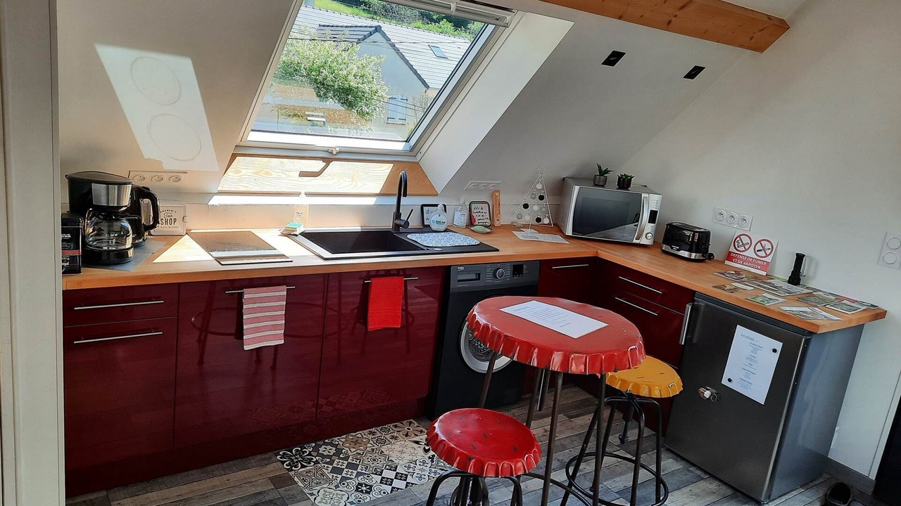 Photo of Others in Lindry