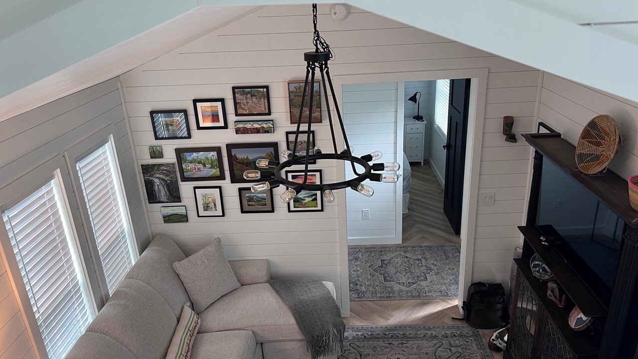 Photo of Livingroom in Upward