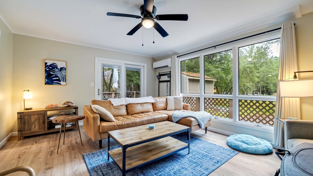 Photo of Livingroom in Long Pond