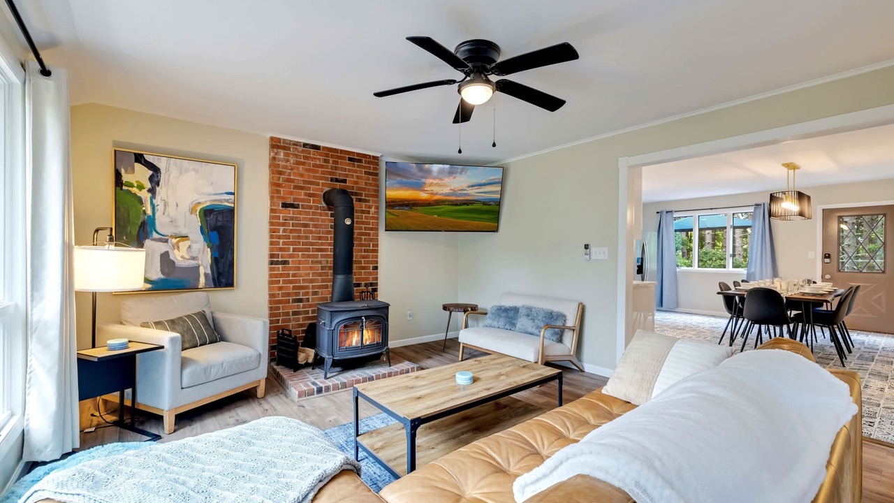 Photo of Livingroom in Long Pond