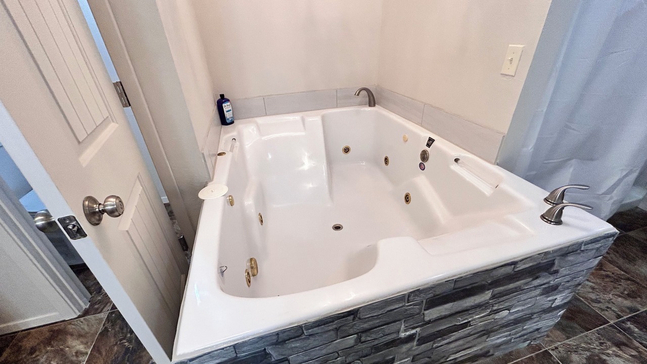 Photo of Bathroom in Palisades