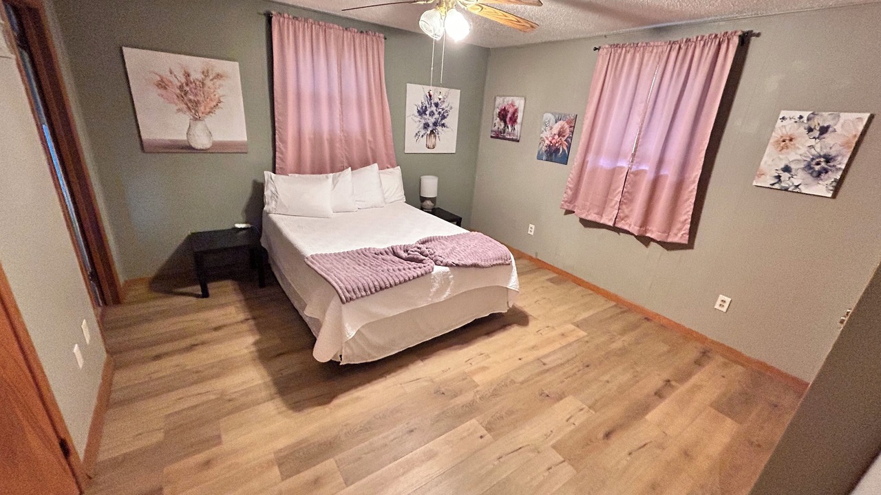 Photo of Bedroom in Palisades