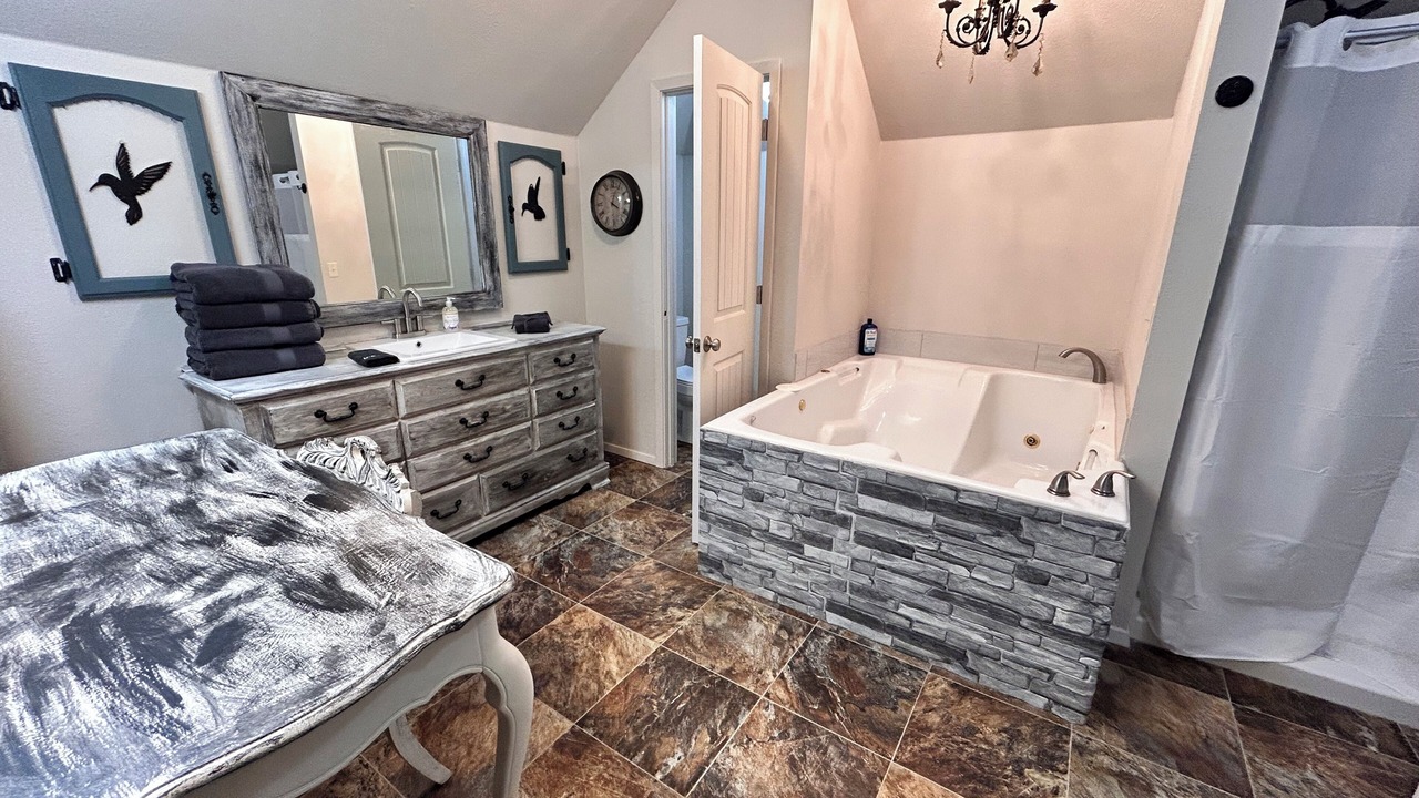Photo of Bathroom in Palisades
