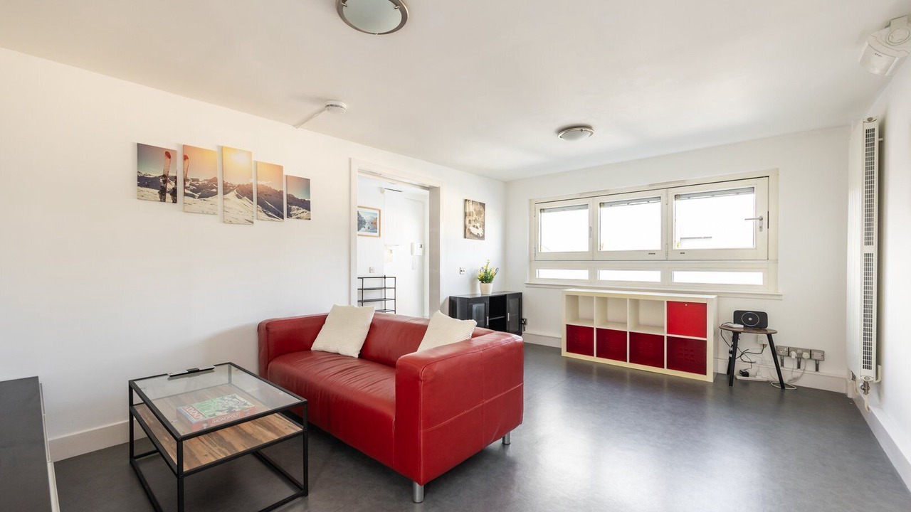 Photo of Livingroom in Craigmillar