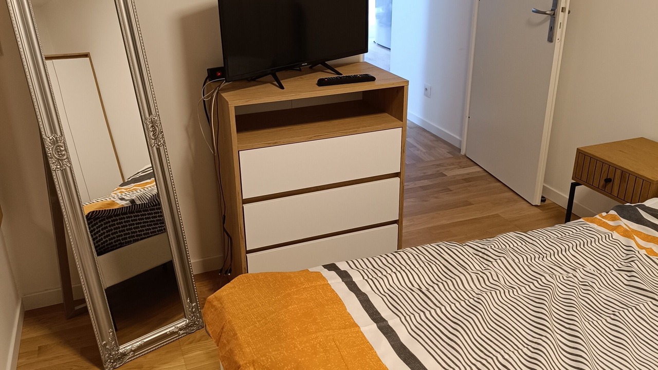 Photo of Bedroom in Saint-Remy-les-Chevreuse