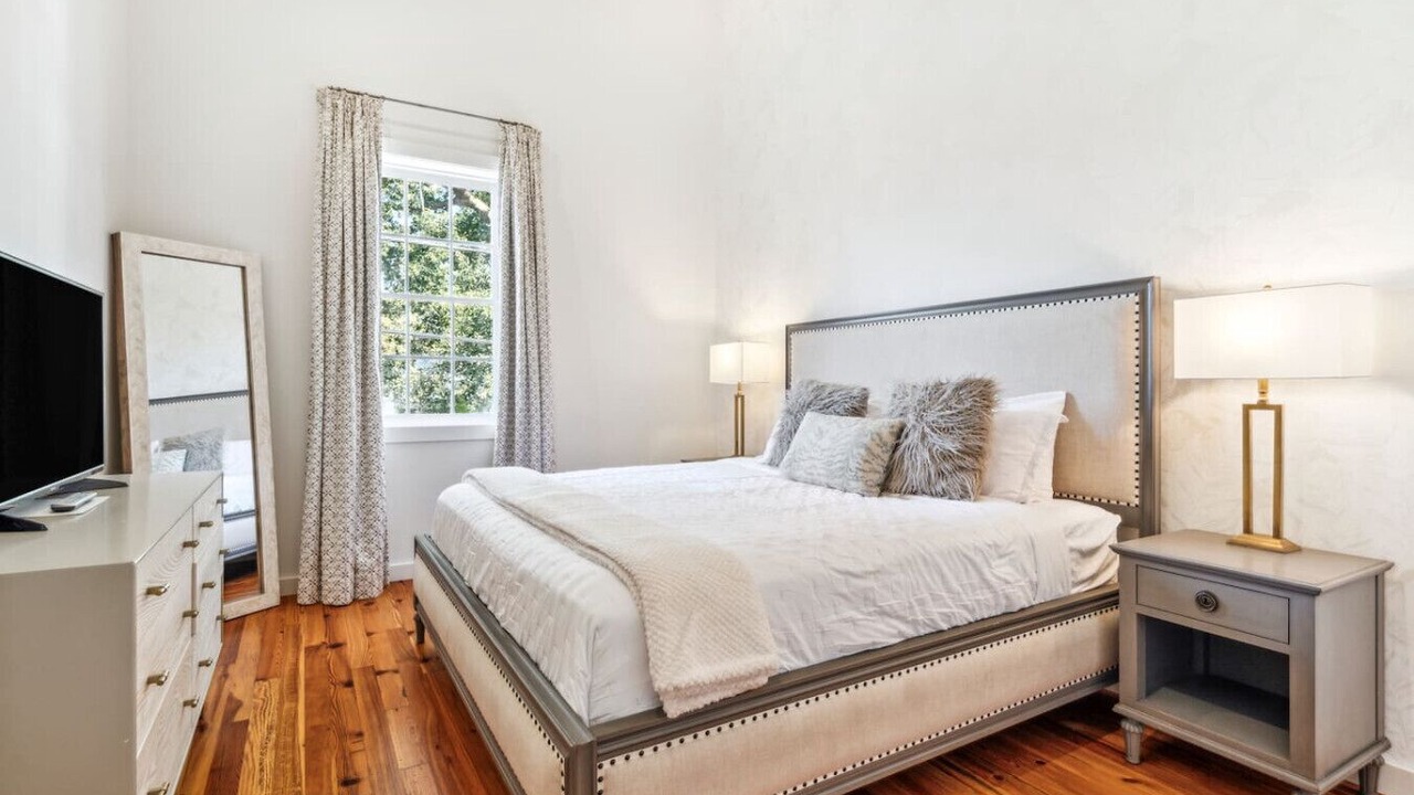 Photo of Bedroom in Irish Channel