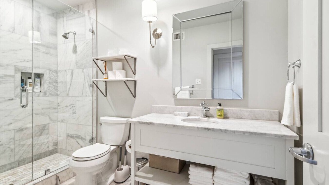 Photo of Bathroom in Irish Channel