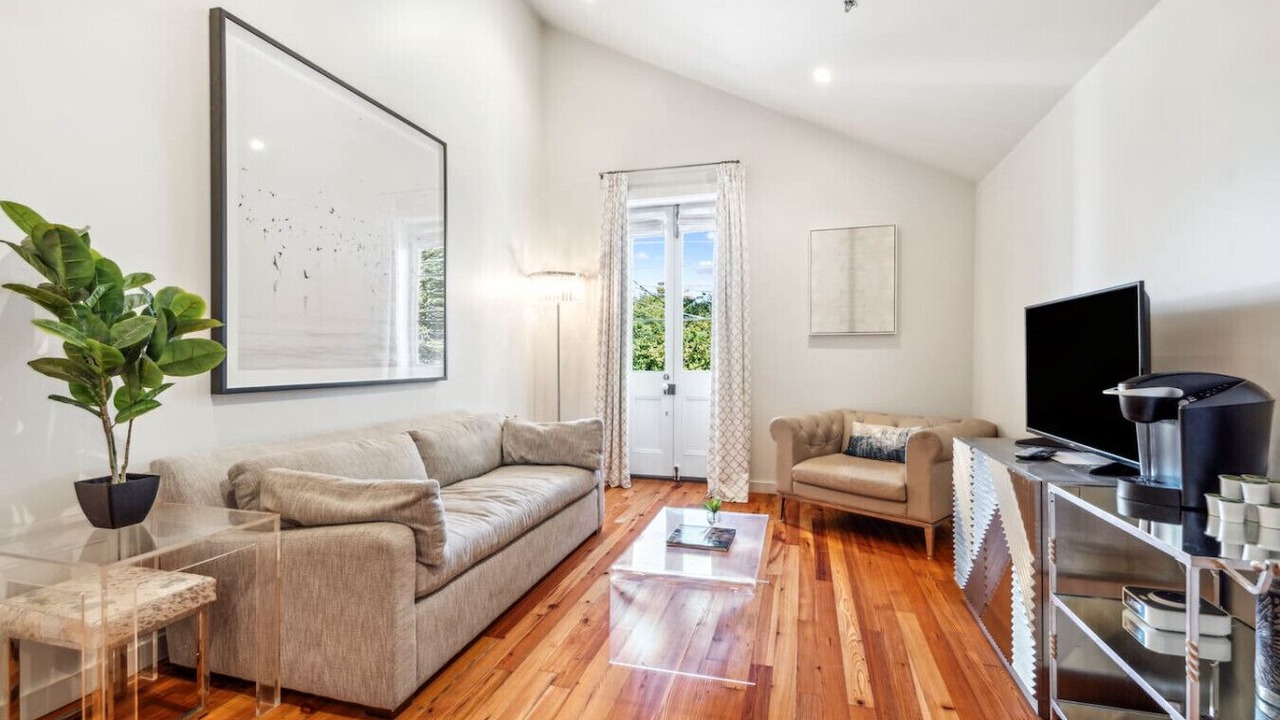 Photo of Livingroom in Irish Channel