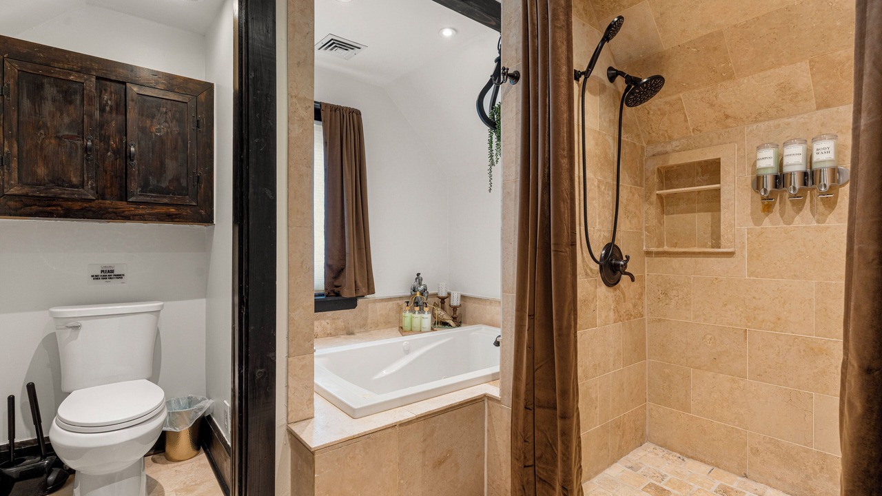 Photo of Bathroom in Maple Ridge