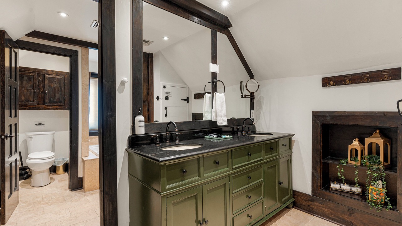 Photo of Bathroom in Maple Ridge