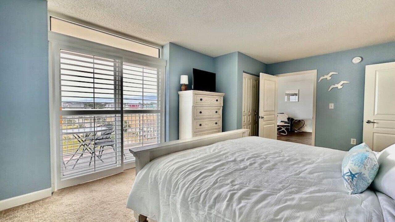 Photo of Bedroom in Crescent Beach