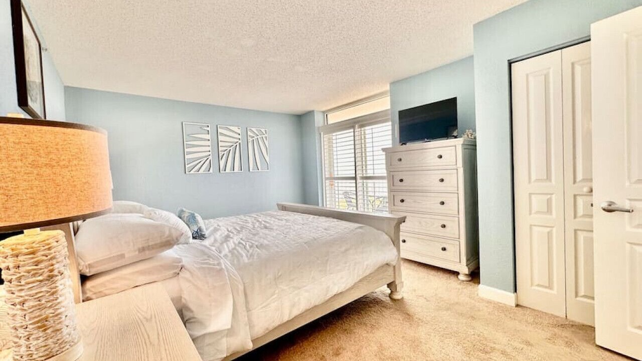Photo of Bedroom in Crescent Beach