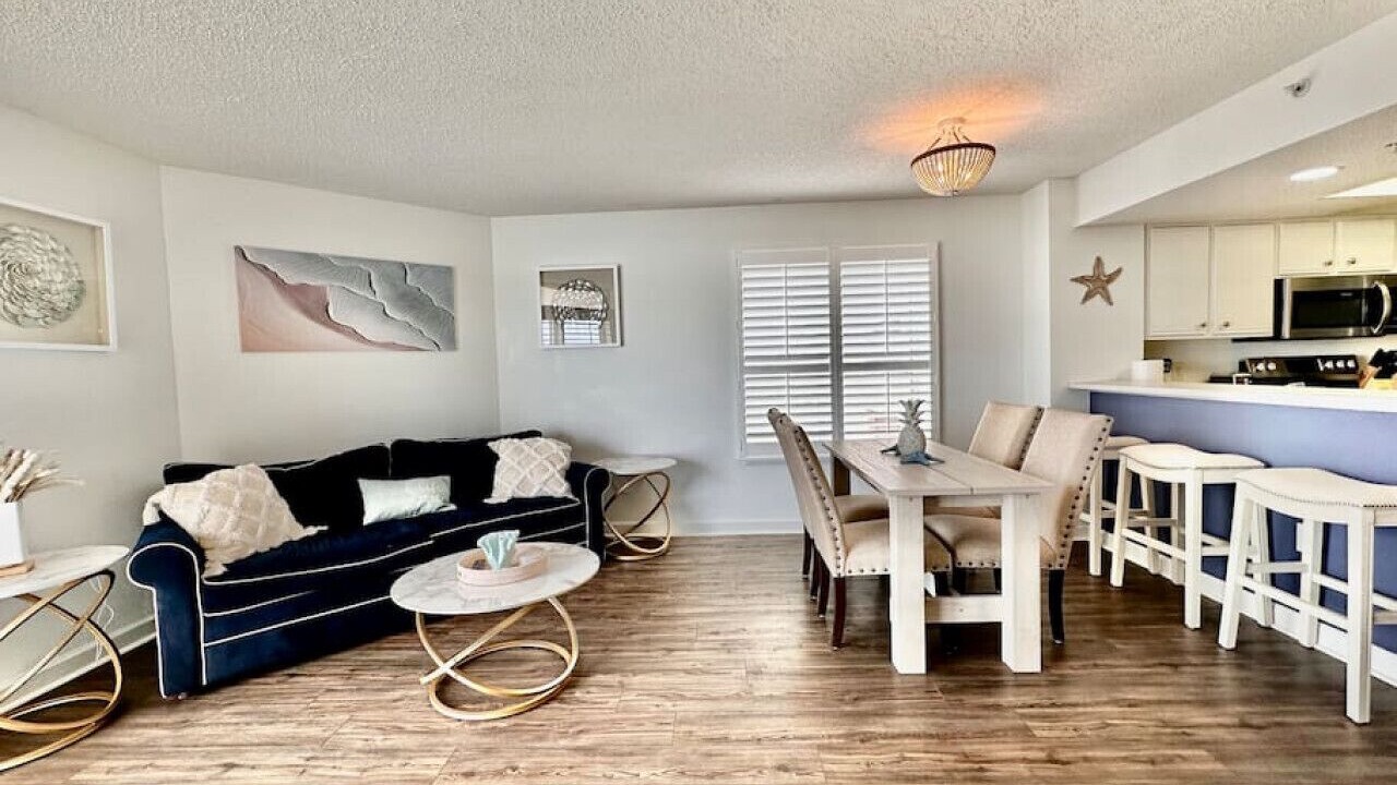 Photo of Livingroom in Crescent Beach