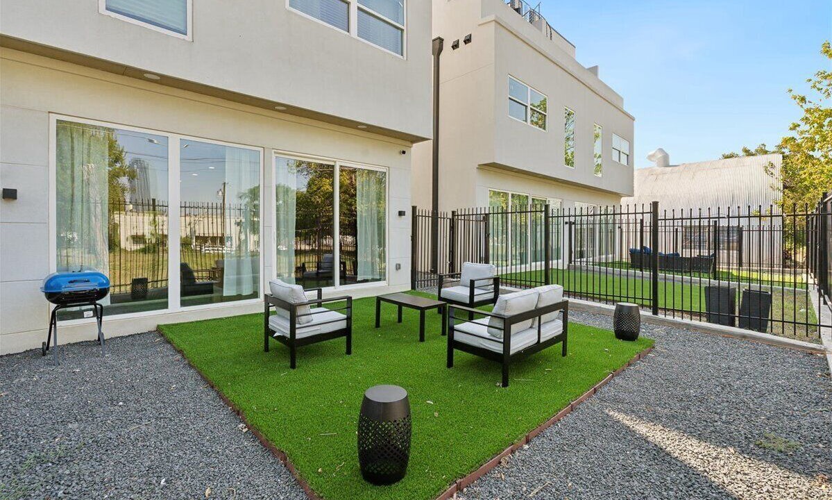Photo of Patio Balcony in Cedars