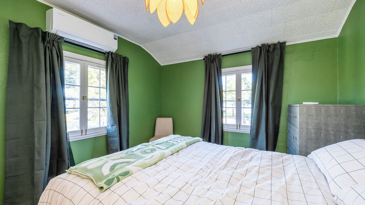 Photo of Bedroom in Paw Paw Lake