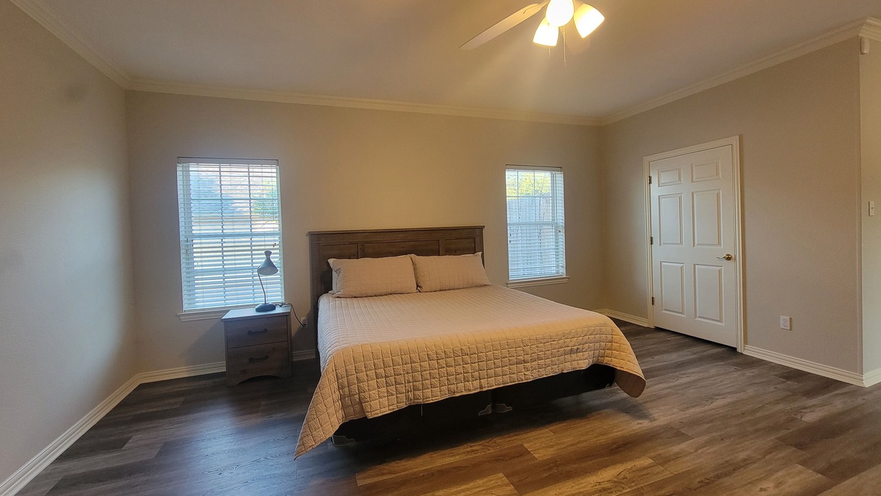Photo of Bedroom in Crowley