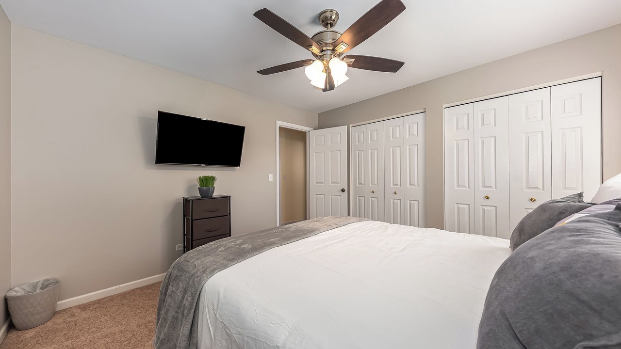 Photo of Bedroom in Crown Point
