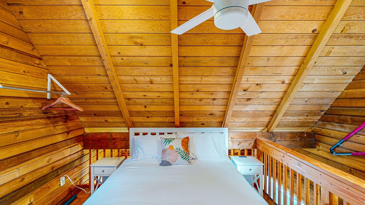 Photo of Bedroom in Manzanita