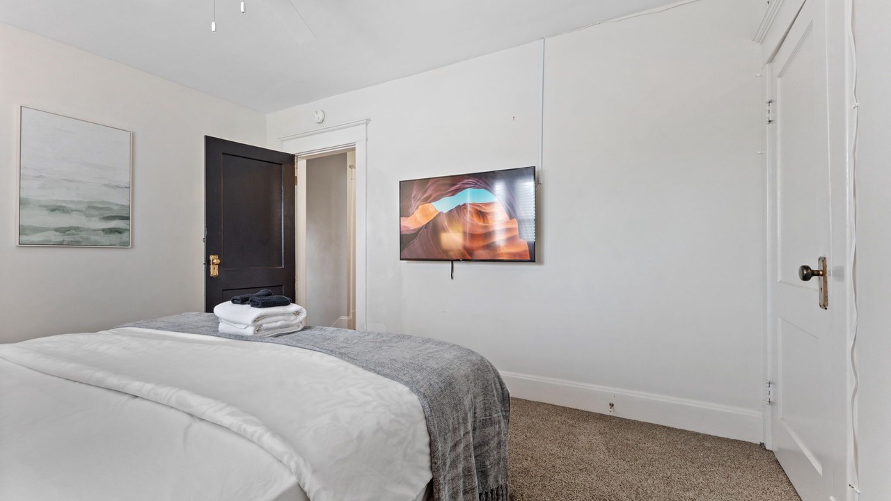 Photo of Bedroom in Fountain Square