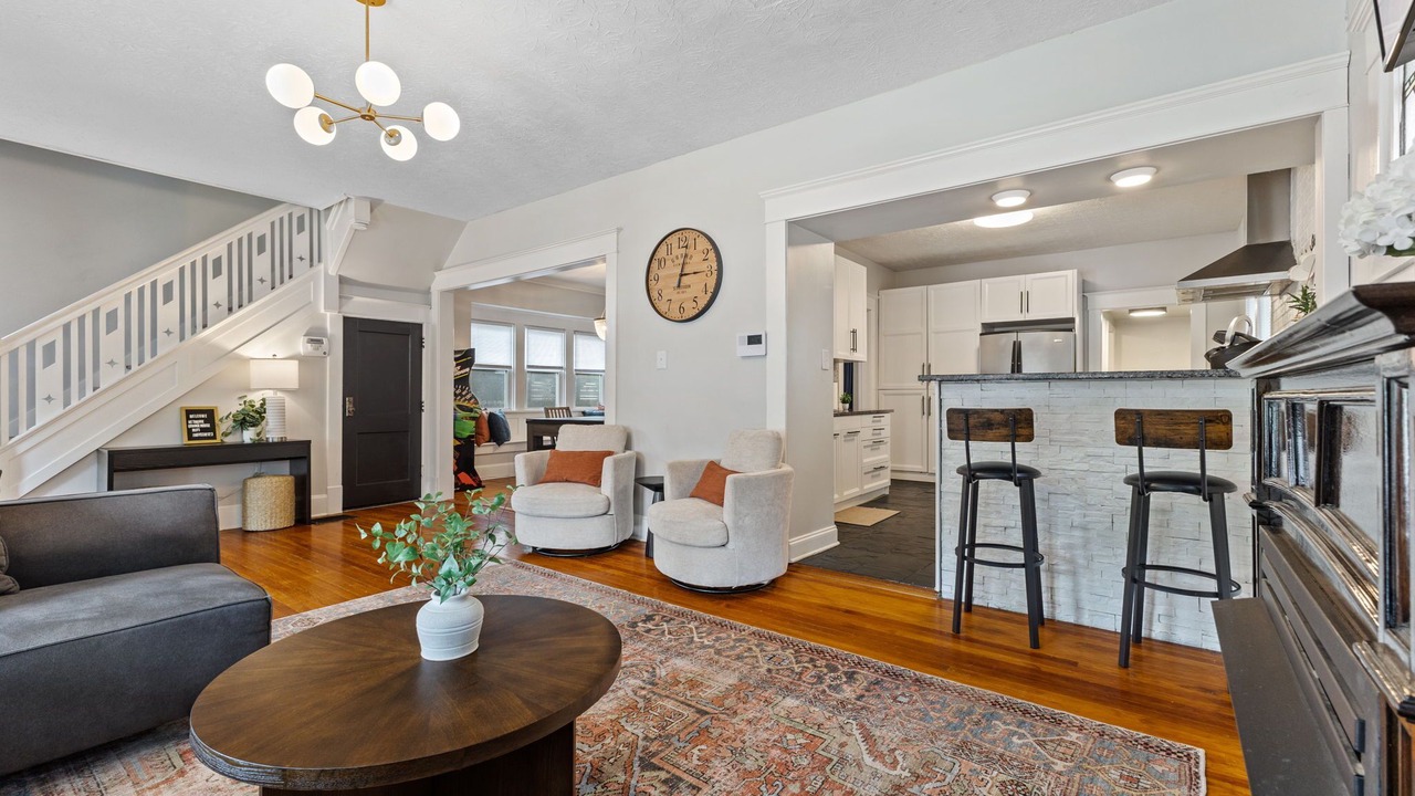 Photo of Livingroom in Fountain Square