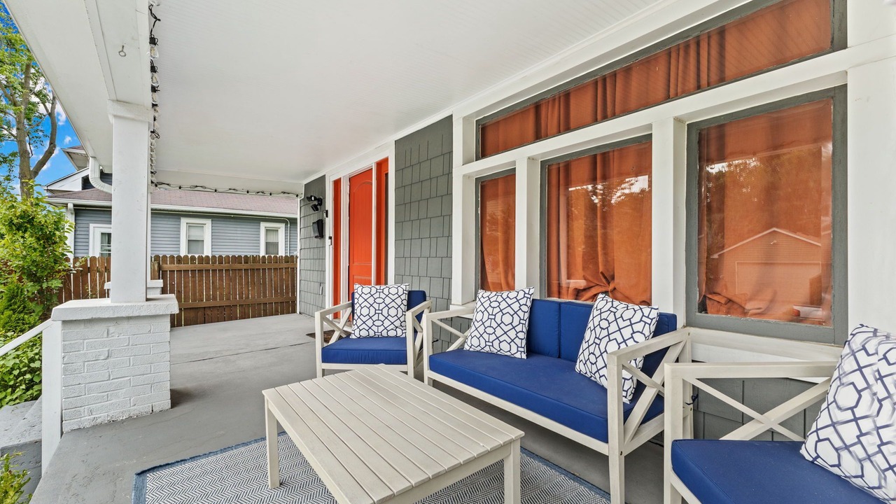 Photo of Patio Balcony in Fountain Square