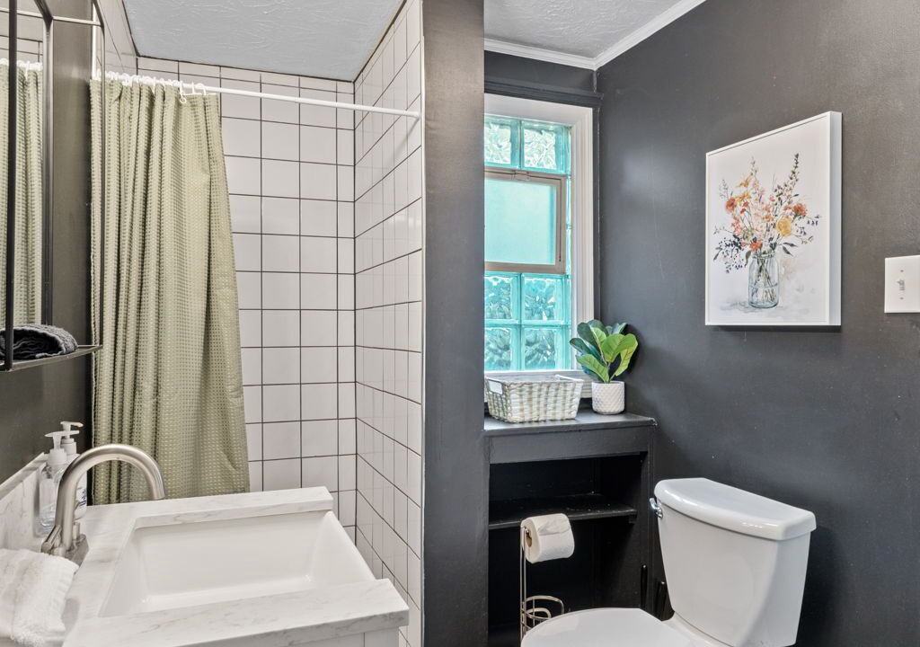 Photo of Bathroom in Fountain Square