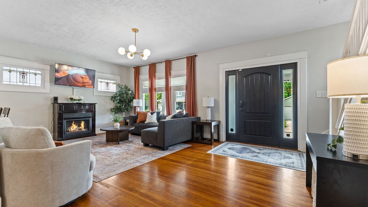 Photo of Livingroom in Fountain Square