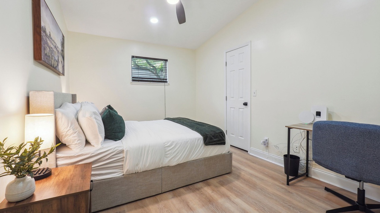 Photo of Bedroom in Lindridge-Martin Manor