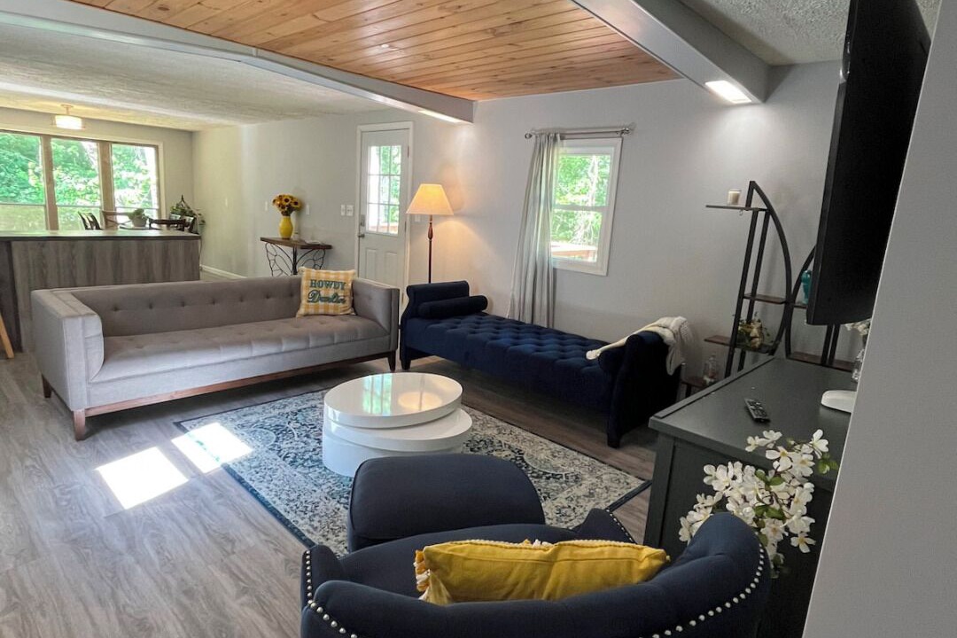 Photo of Livingroom in White Mills