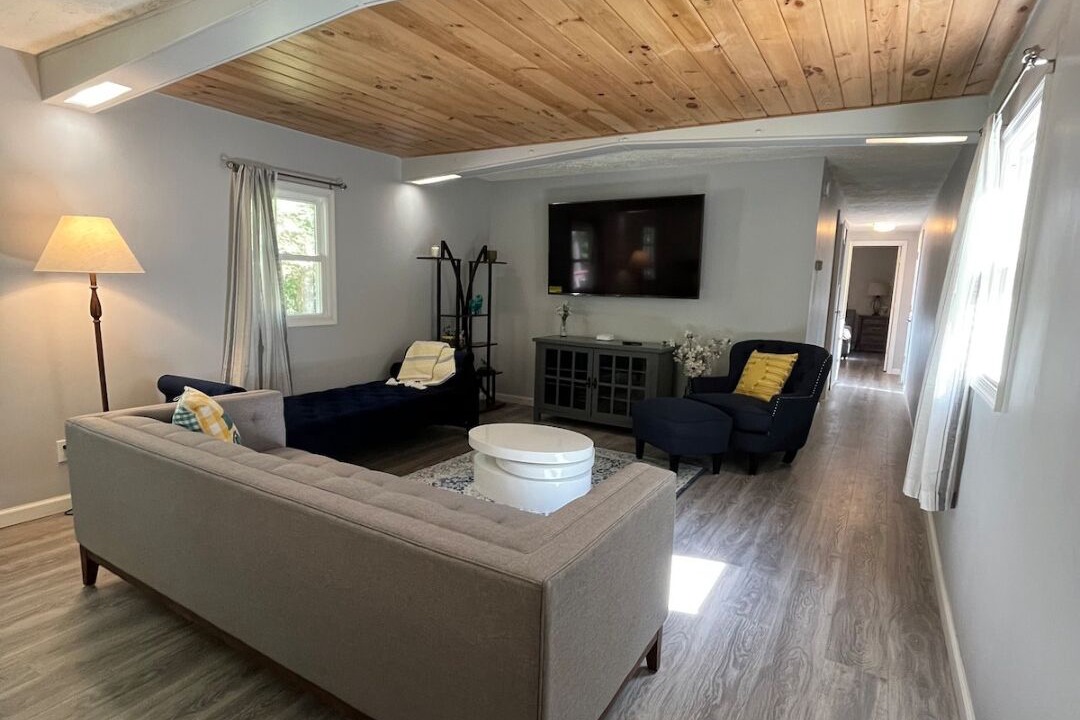 Photo of Livingroom in White Mills